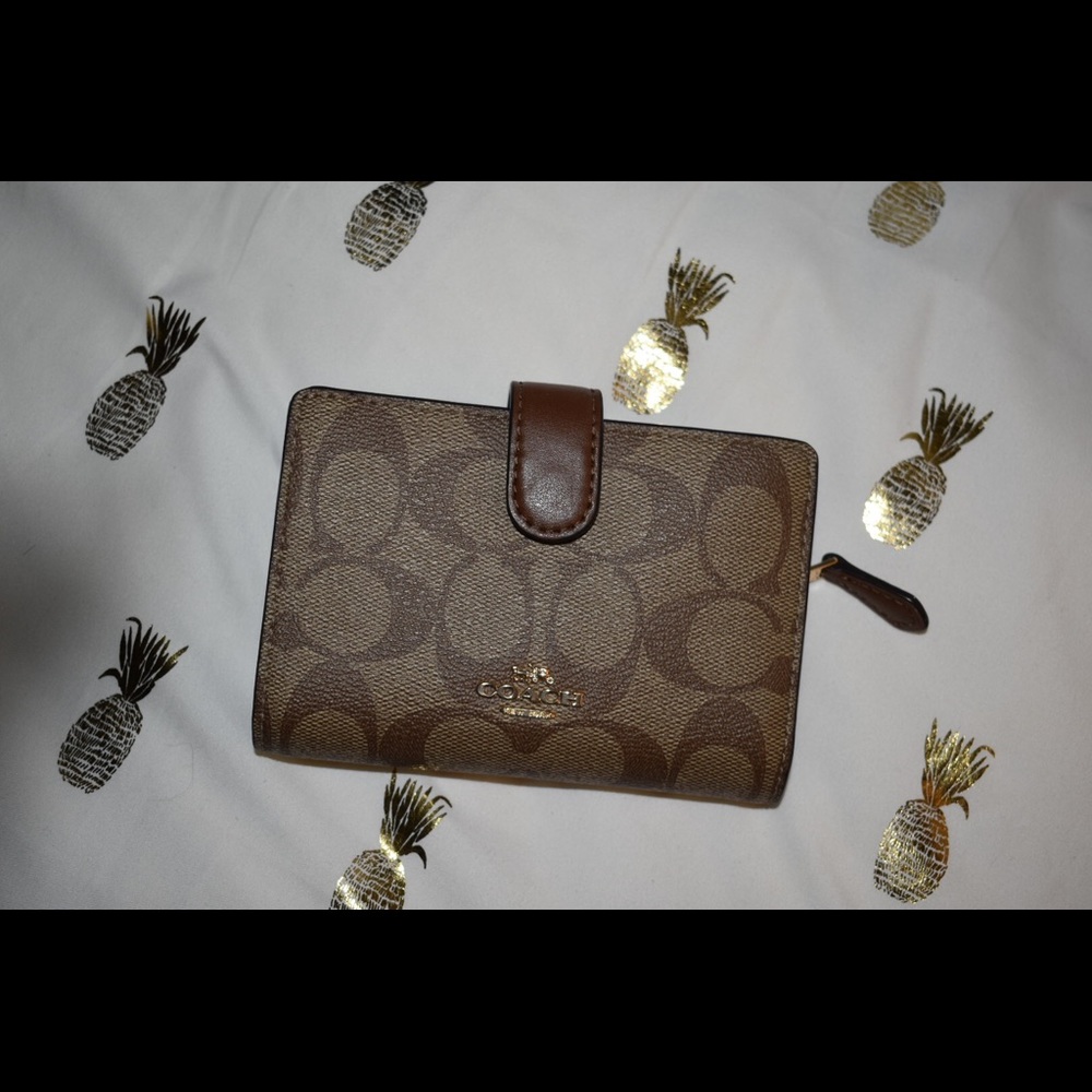 COACH WALLET-